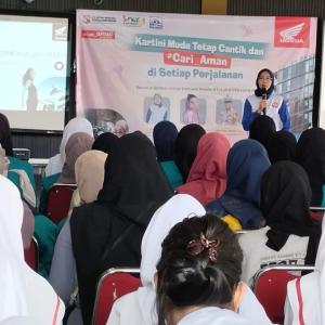 Honda Banten Ajak Kartini Muda Universitas Faletehan #Cari_Aman di Jalan Raya